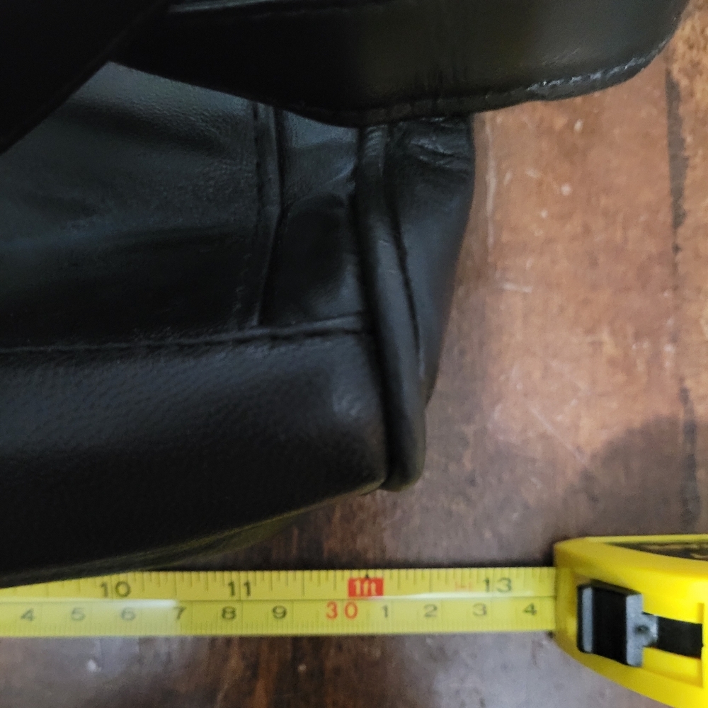 Quenchy London Black Leather Multi-pocket 2 Strap Handbag. - Picture 11 of 13
